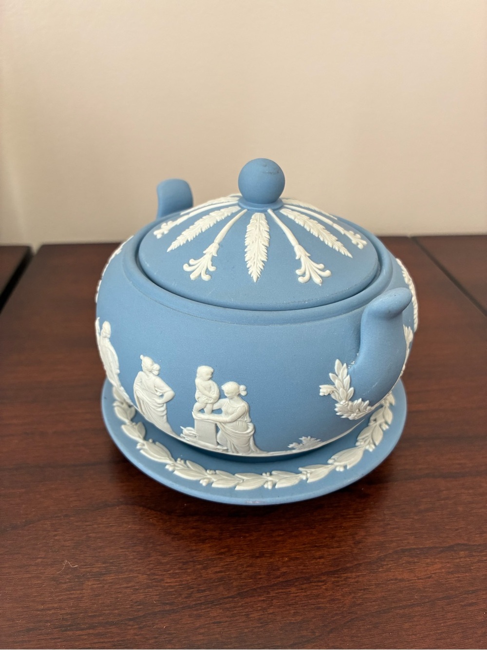 Vintage Wedgwood Blue Jasperware Covered Sugar Bowl with Matching Saucer - Picture 2 of 15